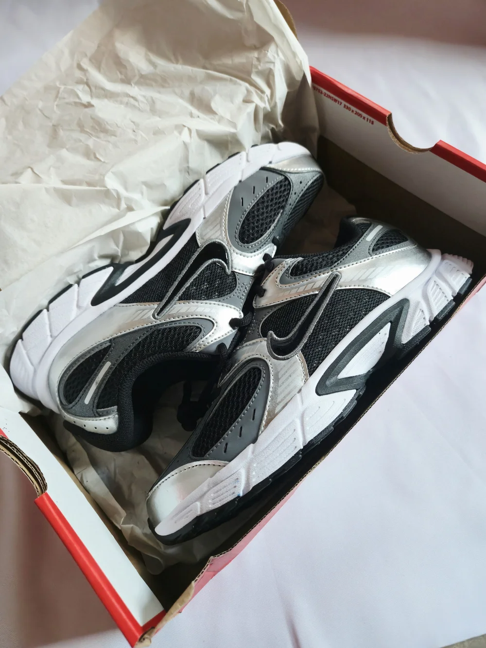 Nike Kids Black, Silver & White Trainers